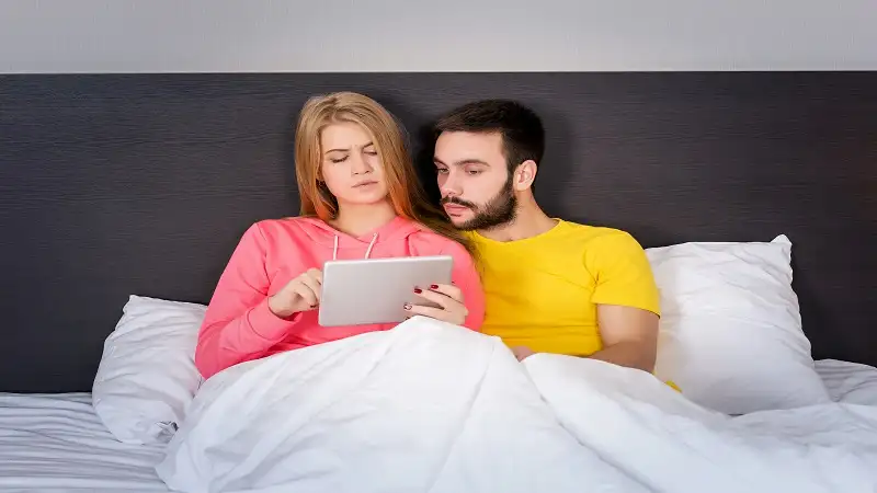 What to Look for When Buying J Queen Comforter Sets Online - LatestBedding Guide